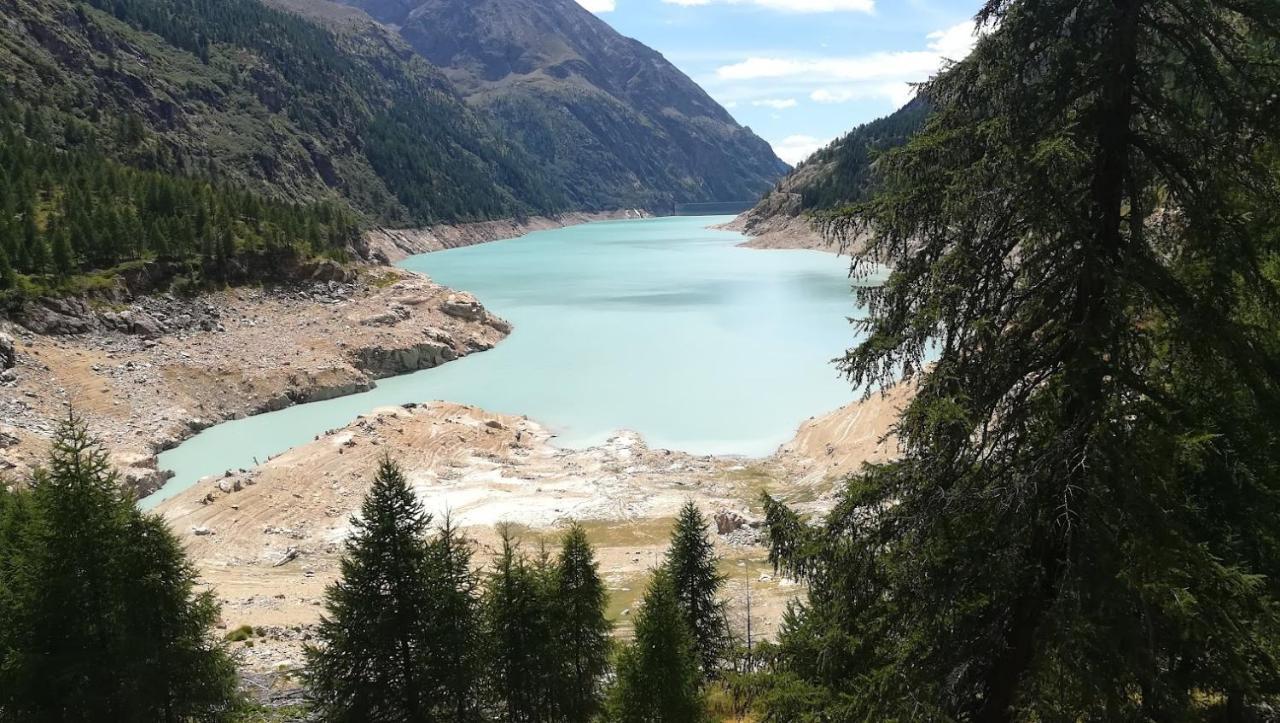 Casa Lucy Lägenhet Aosta Exteriör bild