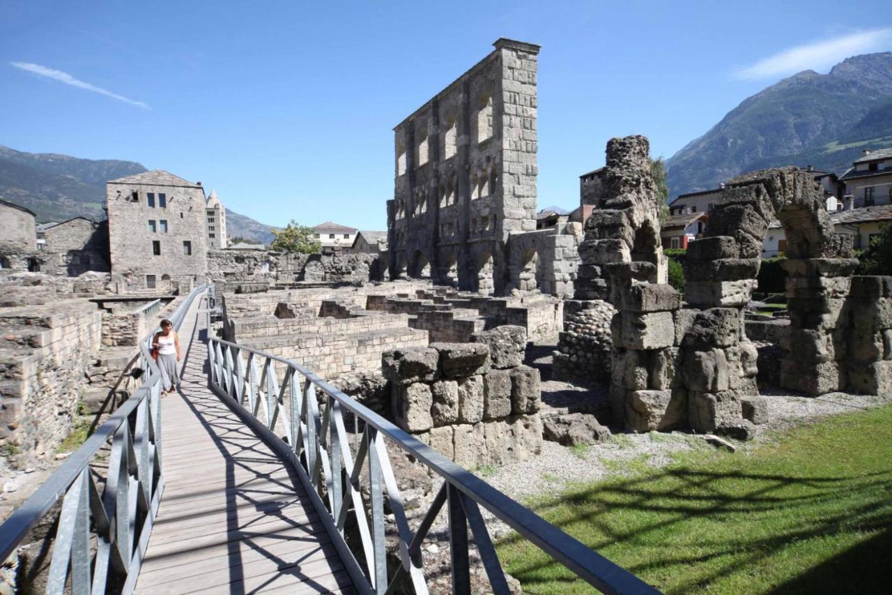 Casa Lucy Lägenhet Aosta Exteriör bild