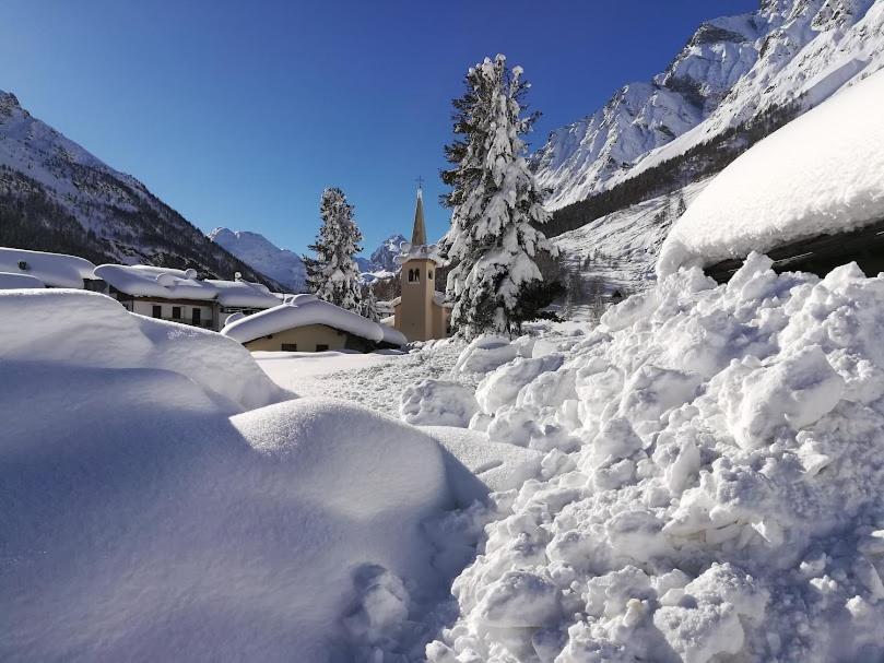Casa Lucy Lägenhet Aosta Exteriör bild